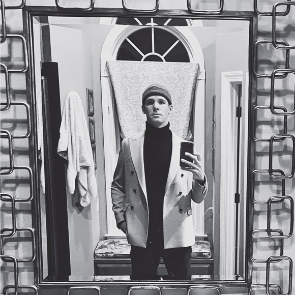 Meet your Posher, Jordan - Picture 1 of 3